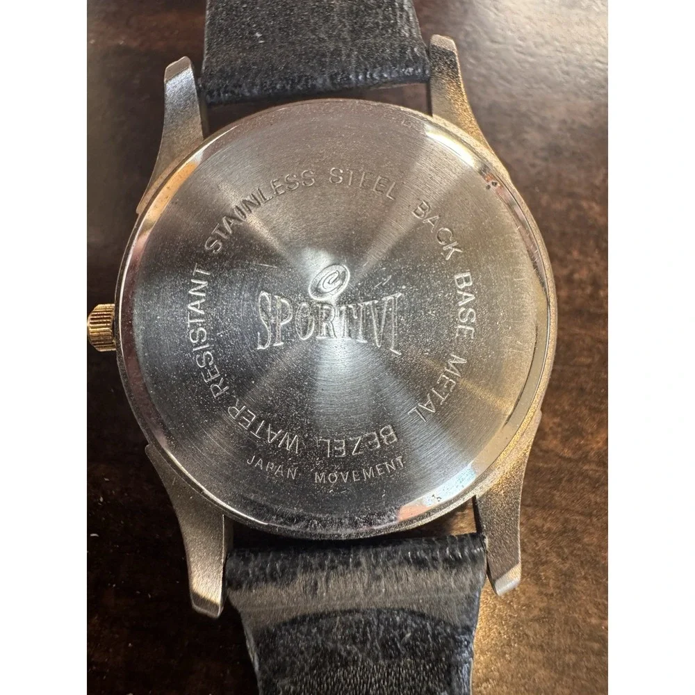 Vintage 1997 Chicago Bulls NBA Champions Watch Gold Bezel Leather Band Sportive‎